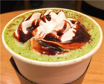 有料カスタマイズした抹茶ティーラテ