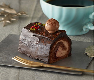 スタバ新作ドリンク まっ赤ないちごのクリスマスケーキをイメージ ストロベリードリンク2種が登場 カロリー カスタマイズ 値段 スタバに暮らす