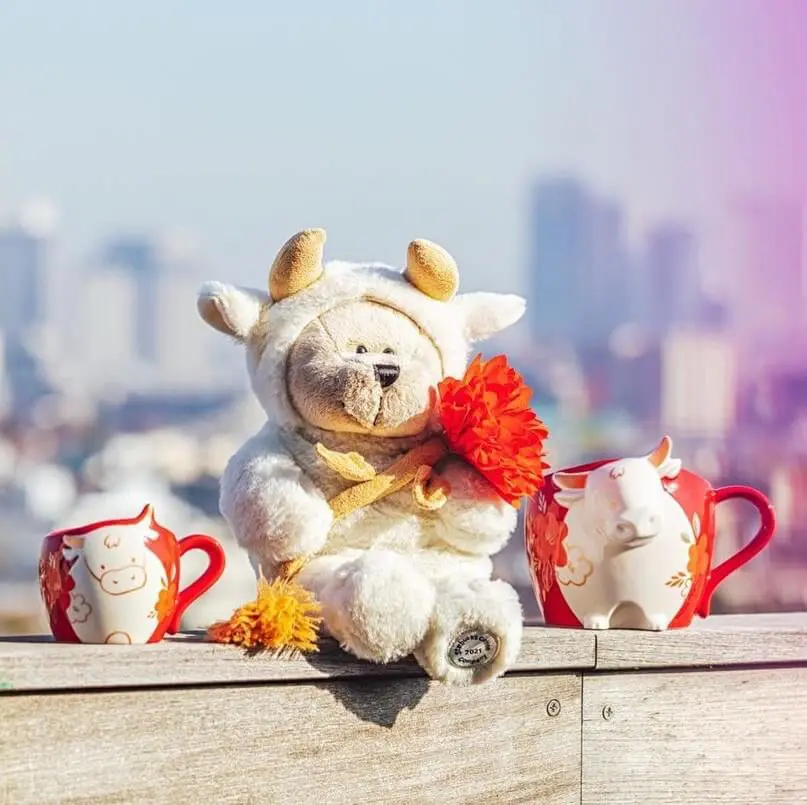 スタバ新作グッズ】12月26日～ニューイヤーグッズが多数登場