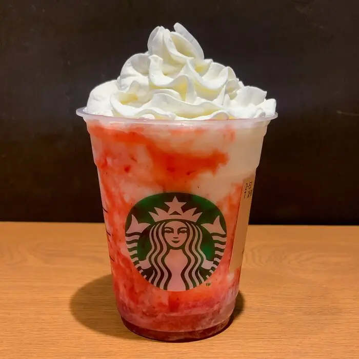 スターバックスストロベリーフラペチーノ１