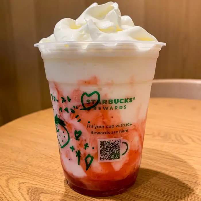 スターバックスストロベリーフラペチーノ１
