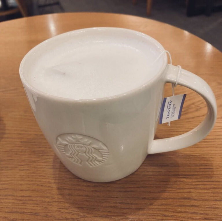 【スタバ】ゼンクラウドウーロンティーラテのおすすめカスタム5選｜カロリーや値段も スタバに暮らす