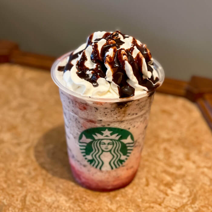 スターバックスストロベリーフラペチーノチョコレートver.