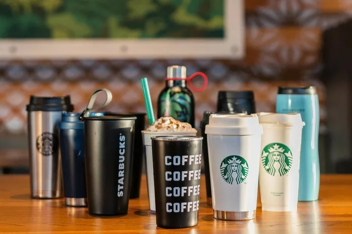 スタバを持ち帰りたい テイクアウトできるメニューやケーキ 紙袋を紹介 スタバに暮らす スタバを持ち帰りたい テイクアウトできるメニューやケーキ 紙袋を紹介 スタバに暮らす