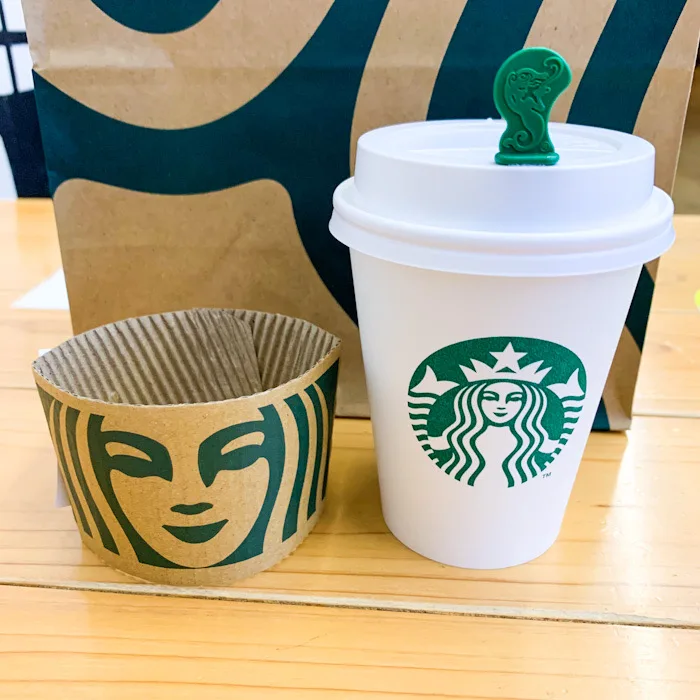 スタバを持ち帰りたい テイクアウトできるメニューやケーキ 紙袋を紹介 スタバに暮らす スタバを持ち帰りたい テイクアウトできるメニューやケーキ 紙袋を紹介 スタバに暮らす