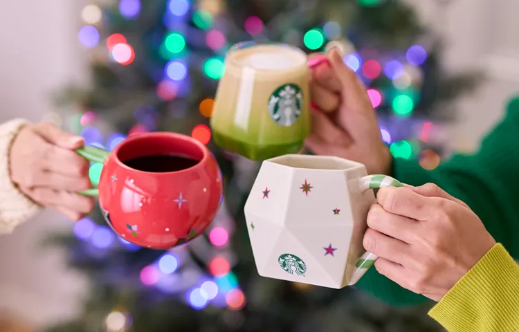 スタバのクリスマス（ホリデー）グッズ2023年を紹介！限定タンブラーやマグ、スタバカードが登場