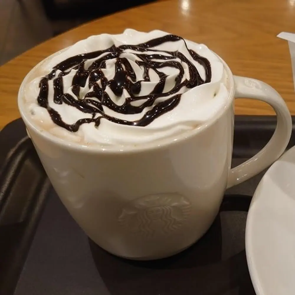 スタバ カフェモカのおすすめカスタム7選 カロリーや値段も スタバに暮らす